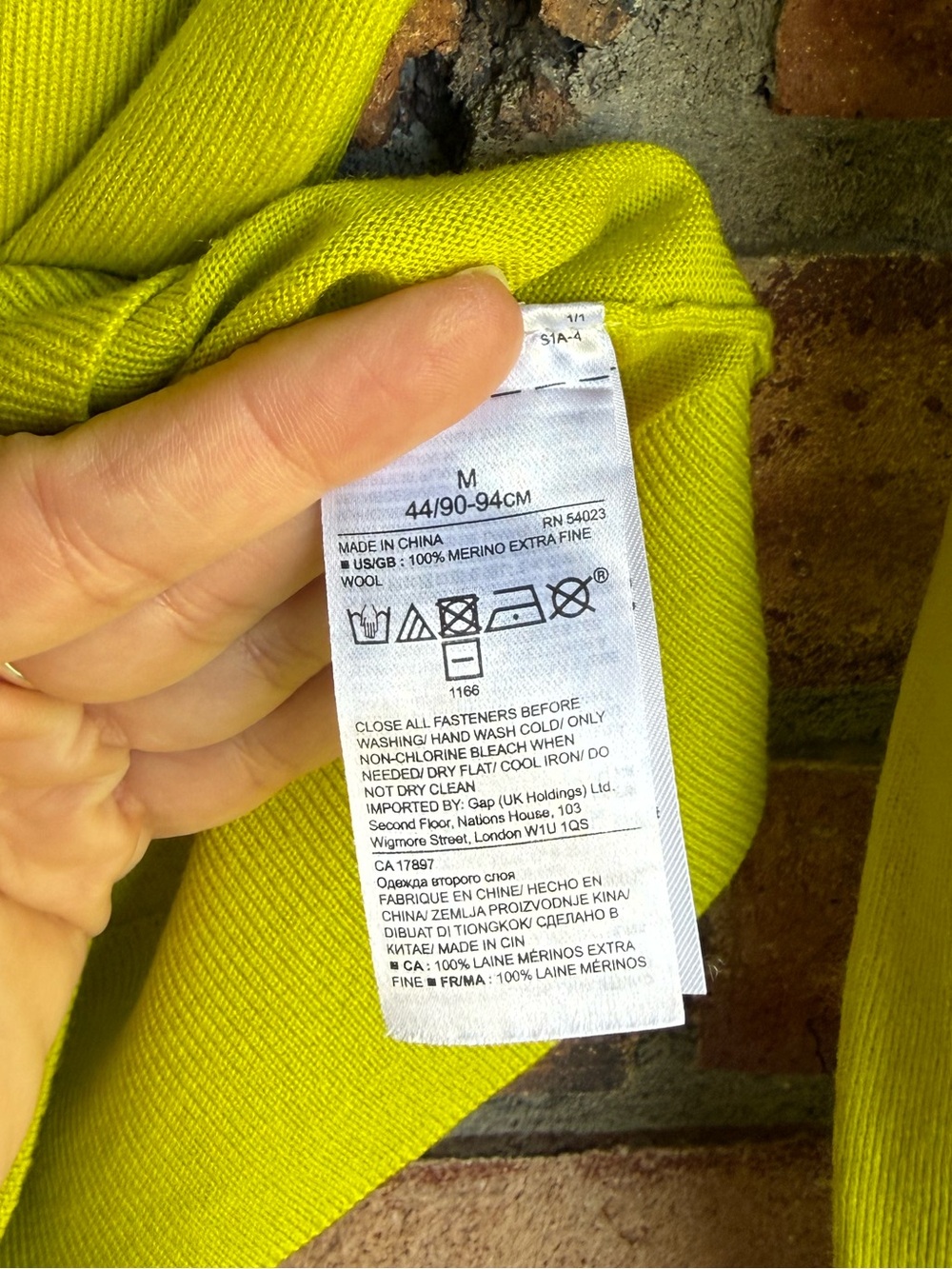 Banana Republic Neon Lime Green 100% Merino Wool Cardigan Lightweight Medium - Picture 4 of 6